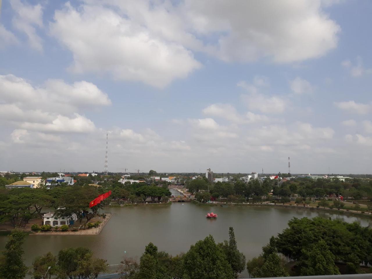 Huong Sen Hotel Cao Lanh Екстер'єр фото